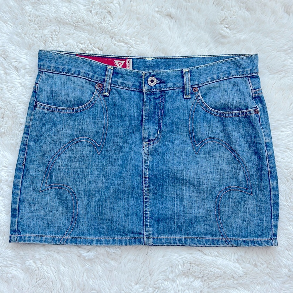 Guess denim mini skirt, Size 28, color: medium-blue denim